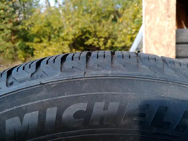 Near new Truck/SUV Winter Tires - Michelin Ice-X Snow in Tires & Rims in Ottawa - Image 4