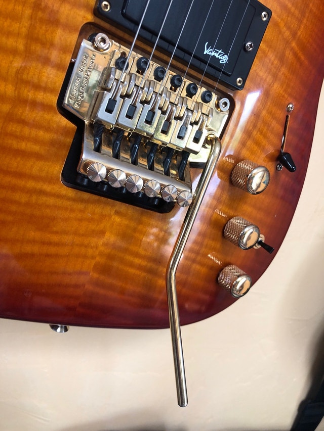 1992 Vantage Floyd Rose electric guitar Guitars Calgary Kijiji