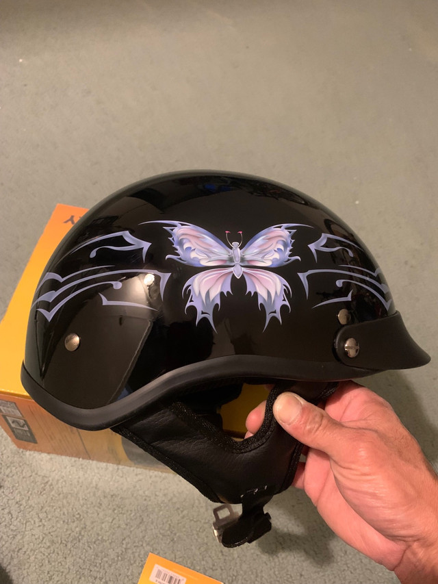 New never used VCAN Sentry Women's Motorcycle helmet small in Motorcycle Parts & Accessories in Banff / Canmore - Image 2