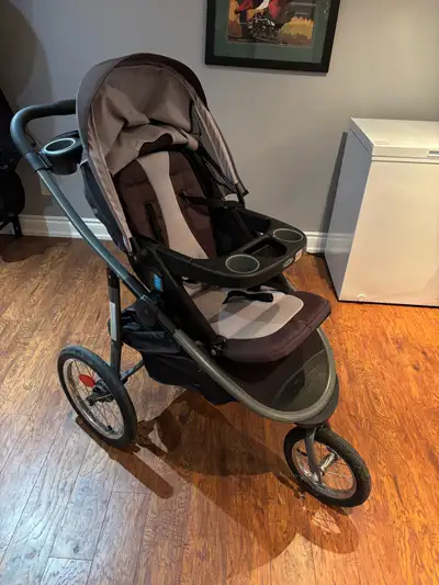 Graco jogger stroller, click N connect system. Tires hold are and works as it should. Or best offer