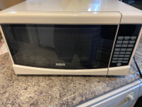 0.7 CU FT RCA Microwave 