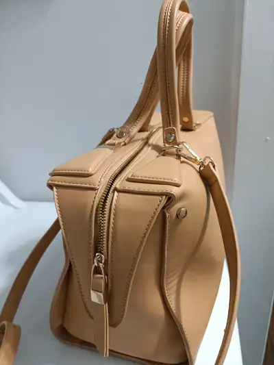 Sac à main jamais utilisé 40$ négociable