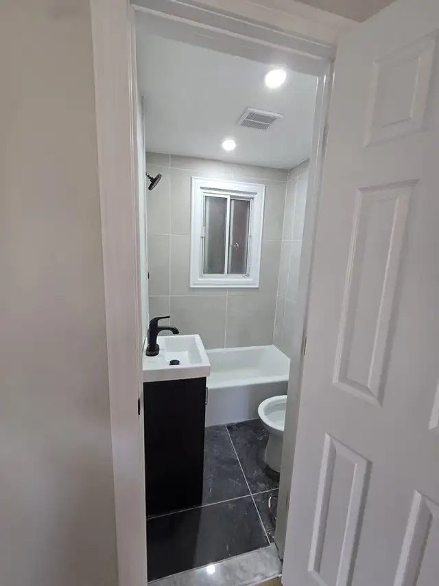Studio - 7015 Outremont #10 - $1050 / Studio lumineux 3