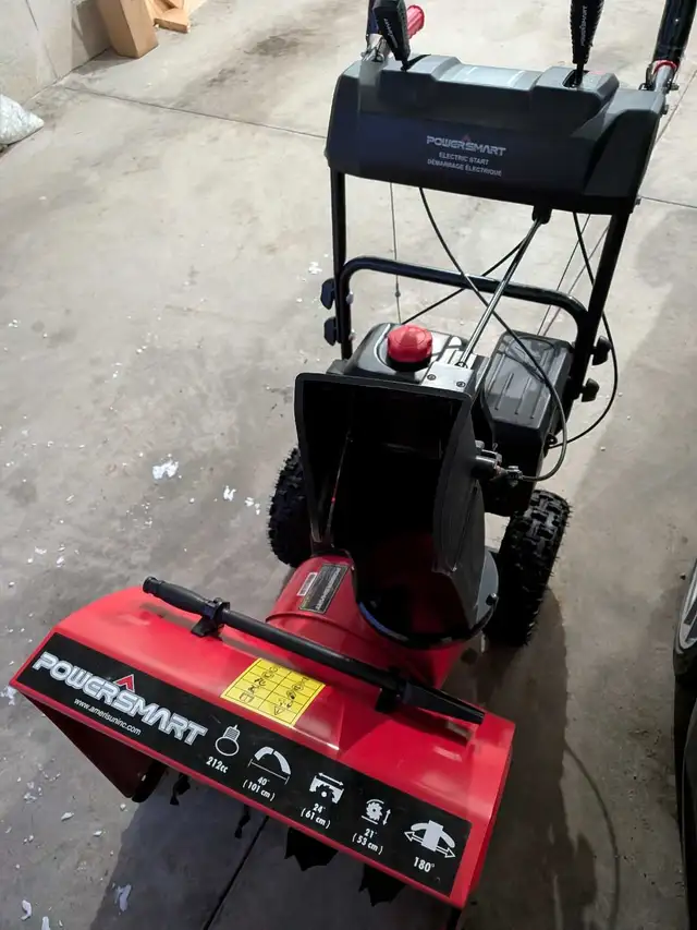 Snow Blower in Snowblowers in Kitchener / Waterloo - Image 4