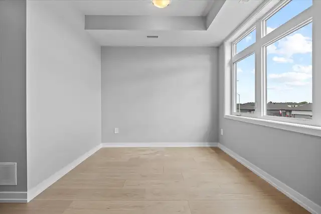 Spacious 2-Bedroom with Garage & Balcony - Available Immediately in Long Term Rentals in Ottawa - Image 9