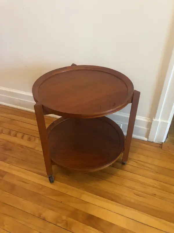Table en Teck * Mid Century * Teak Bar Cart / Table in Other Tables in Laurentides - Image 2