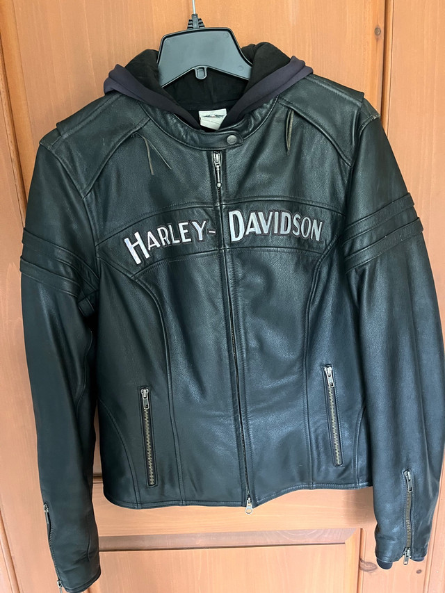 Veste moto cuir Harley femme Large  dans Femmes - Hauts et vêtements d'extérieur  à Victoriaville