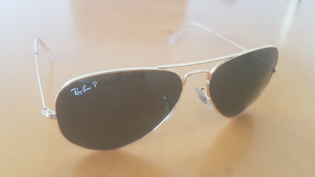 Ray-Ban Polarized Aviator Sunglasses - Large in Men's in City of Toronto - Image 3