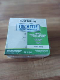 New - Rust-Oleum Tub & Tile Refinishing Kit in original package