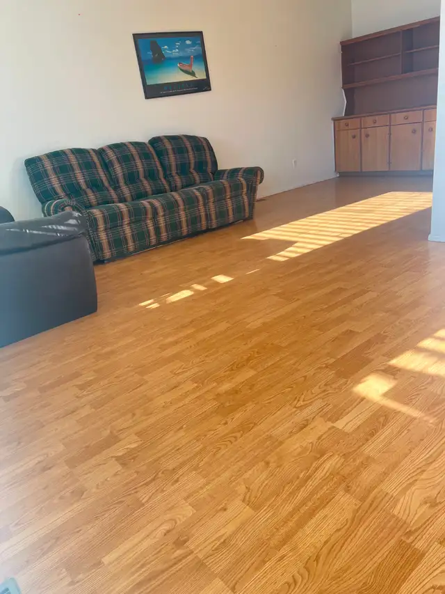 Balcony/All Utilities &Wi-Fi included/5 min walk Franklin Ctrain