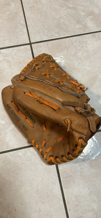 Kids baseball glove