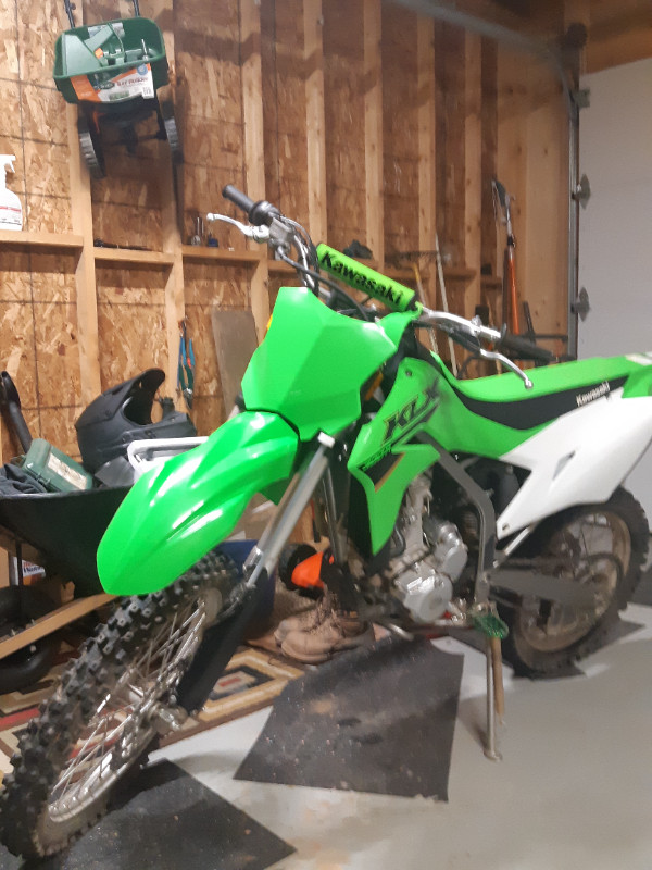 KLX300R 2022 FOR SALE MAYBE 25HOURS in Dirt Bikes & Motocross in Bedford - Image 2