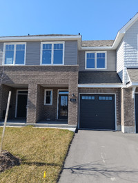 Brand new 3-bedroom townhome for rent in Findlay Creek