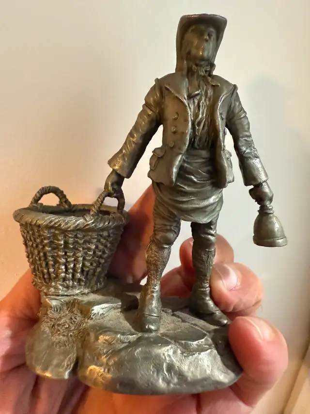 Collectible Items Sale in Milton63013092992129123