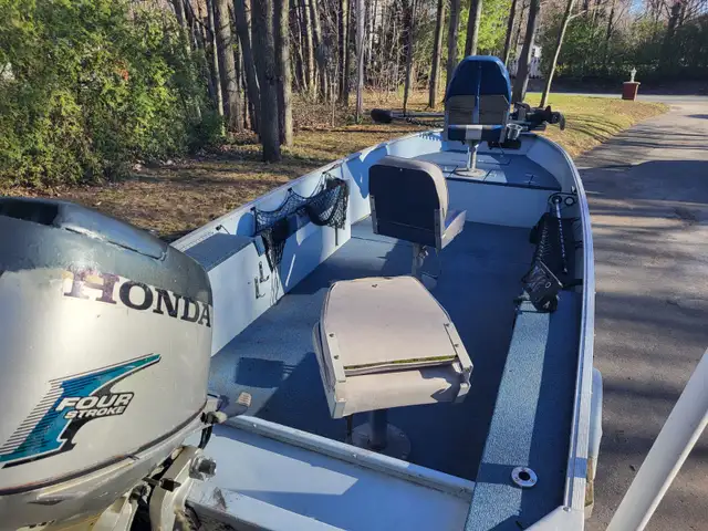 Chaloupe Princecraft 167 in Powerboats & Motorboats in West Island - Image 3