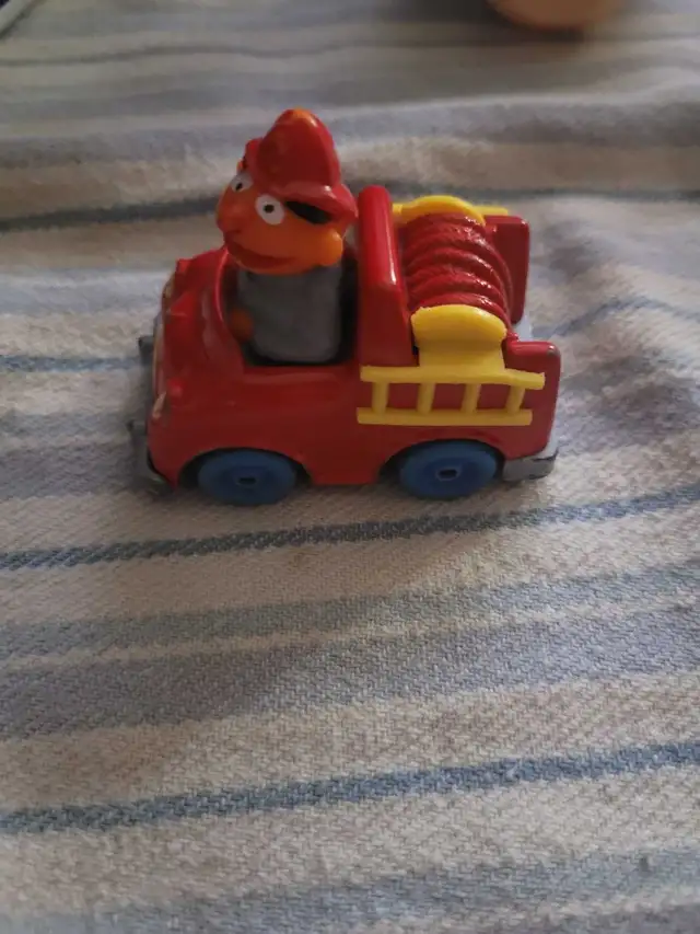 vintage 1981 Playskool Sesame Street Muppets die-cast fire 