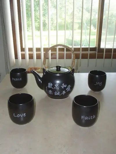 *~ JUST CLICK SHOW MORE TO READ THE WHOLE AD ~ AND CHECK OUT MY OTHER ADS ~* *~ VINTAGE CERAMIC PIG...