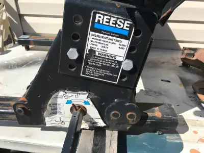 5th Wheel & Base , sold trailer not using it any more 5th plus base , came off an 2003 gmc sierra .