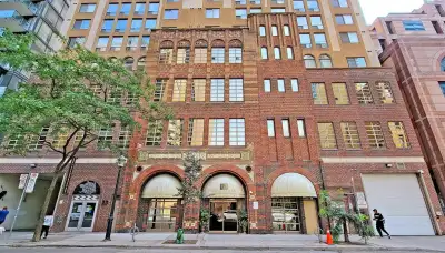 3 BD Condo For Rent in Downtown Toronto | Available Now