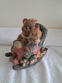 COLLECTIBLE, VINTAGE  MAMA BEAR AND BABY MUSICAL ROCKING CHAIR