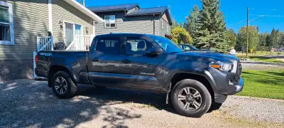 2019 Toyota Tacoma TRD Sport 4x4, Full load with leather and sunroof. Automatic V6, new tires, batte...