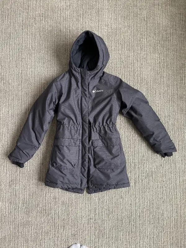 Girls Columbia Winter Jacket Size Med (10-12) in Kids & Youth in Medicine Hat - Image 2