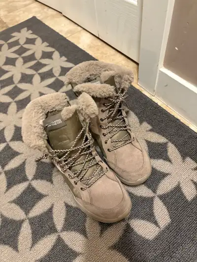 Skechers Boots Size 7, View more