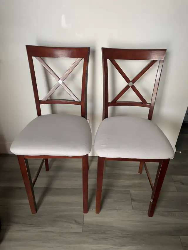 Two Bar Chairs in Chairs & Recliners in Edmonton - Image 8