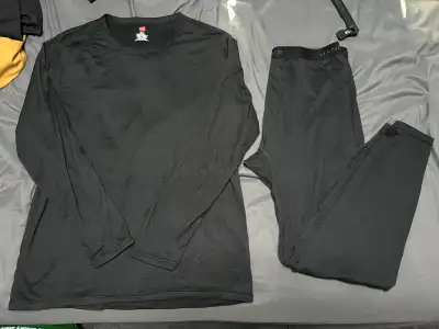 MENS HANES THERMAL SHIRT & PANT SET LARGE, View more