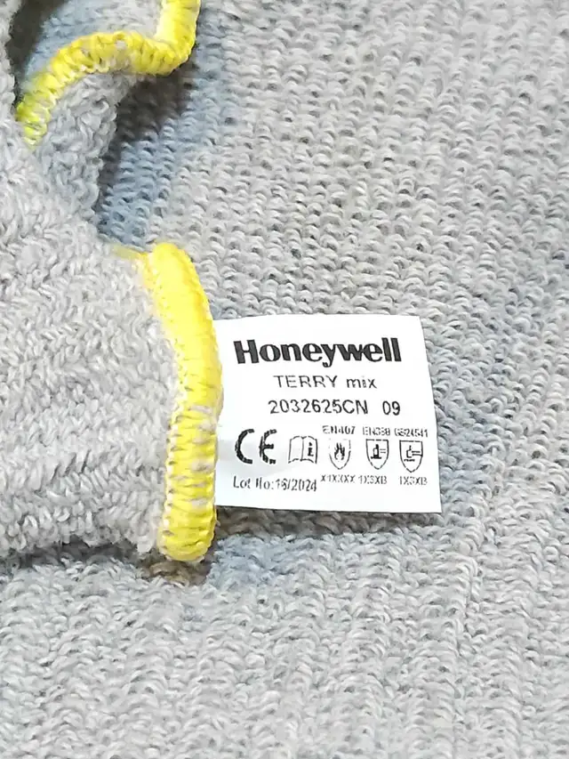 Honeywell 2032625CN TERRY MIX Terry Heat Thermal Insulation Glov in Industrial Kitchen Supplies in Markham / York Region - Image 7