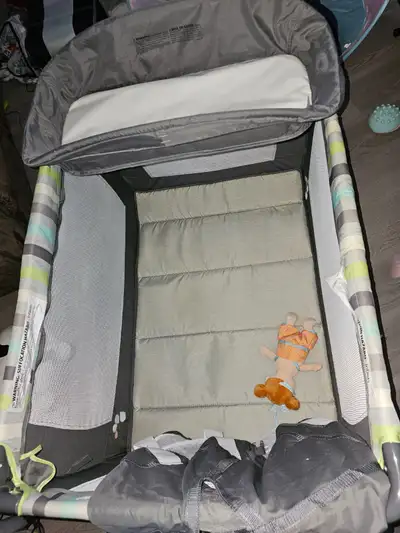 Parc de bébé, View more