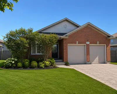 Spacious bedroom in legal Basement for Rent in the beautiful neighborhood of Summerside / Jackson. H...