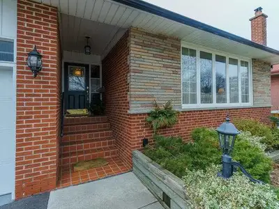 Toronto house for rent ( Eglinton /Kipling ), near 401 and 427