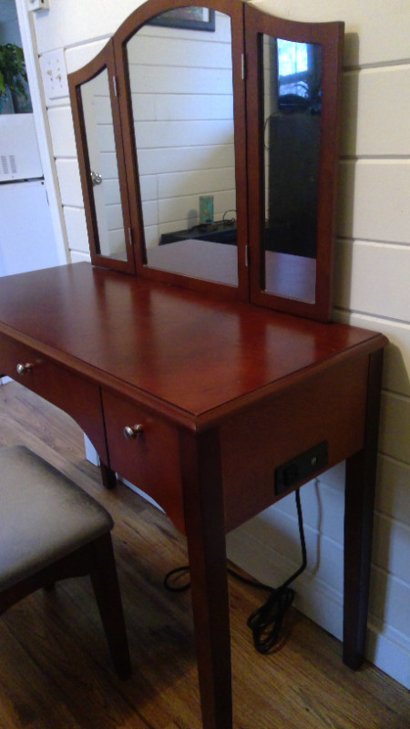 Vanity Table Like NEW! in Other Tables in Charlottetown