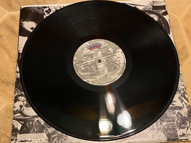 Traveling Wilburys - Volume One Vinyl Record LP 1988 in CDs, DVDs & Blu-ray in St. Catharines - Image 4