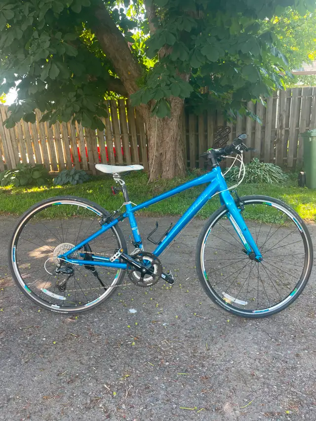 Ladies Trek 7.5 Bike in Road in Truro - Image 4