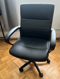 Staples Tervina Luxura Mid-Back Manager Chair, Black