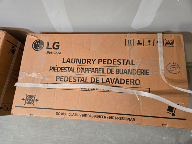 LG 27" Laundry Storage Pedestals, White Pair in Washers & Dryers in Ottawa - Image 3