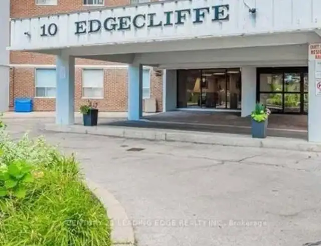 PENTHOUSE ROOM FOR RENT in Room Rentals & Roommates in City of Toronto - Image 3