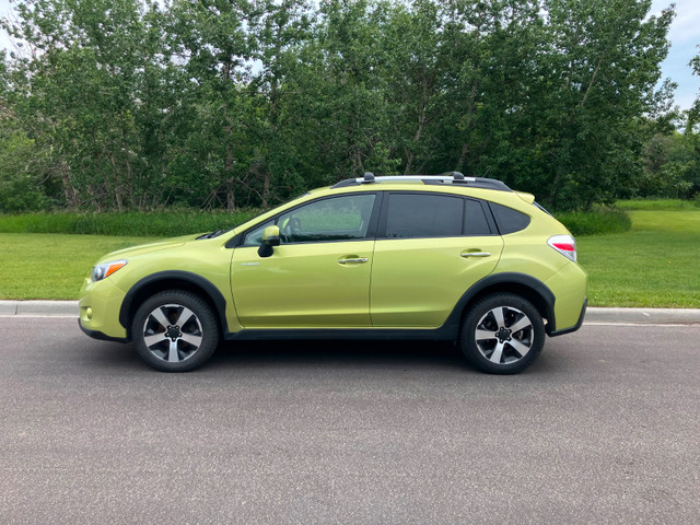 2014 Subaru Crosstrek XV hybrid in Cars & Trucks in Edmonton