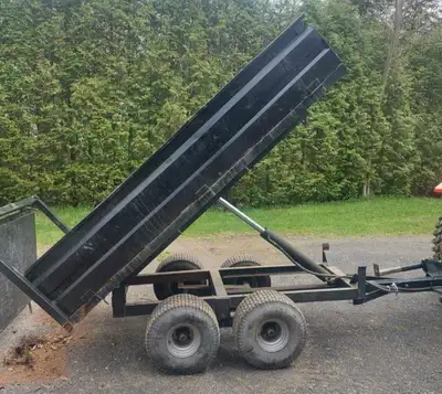 Situer à LaurierStation: Disponible: une remorque ou un trailer dompeur 4X8 servi seulement une sais...