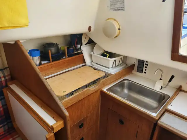 Sailboat C&C 27 MK III 1976 in Sailboats in Ottawa - Image 14