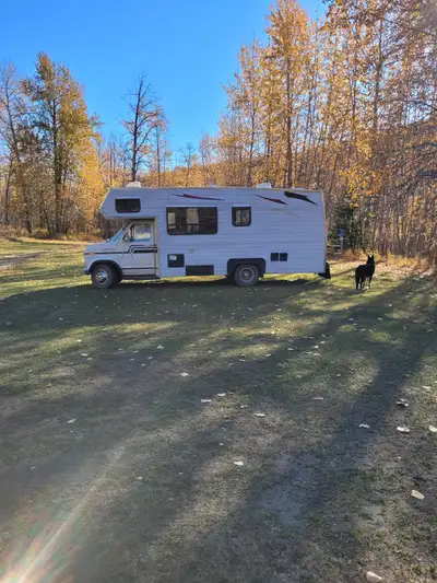 NOT RUNNING Needs Head Gasket. 24ft E350 DIESEL Motorhome.Rebuilt Trany, New Glow Plugs, New Electro...