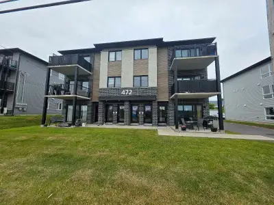 Grand 5 1/2 à louer à Waterloo