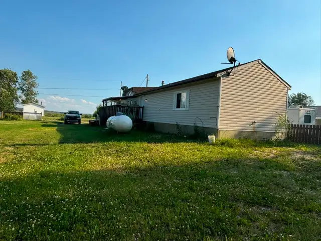 Trailer and lot close to river in subdivision in Houses for Sale in La Ronge - Image 4