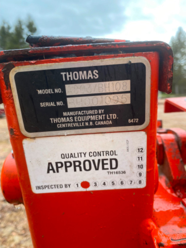 Thomas backhoe attachment in Heavy Equipment in Annapolis Valley - Image 3