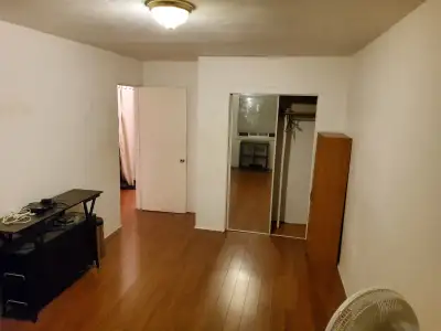 Available Asap, SUSSEX AVE,and imperial st,unfurnished big room in city of Burnaby This room is shar...