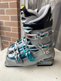 Girls Boots + Skis