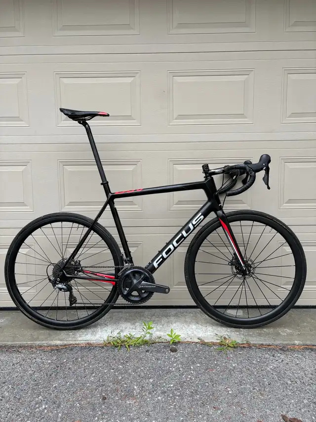 Focus Cayo Disk Full Carbon Road bike in Road in Ottawa - Image 2