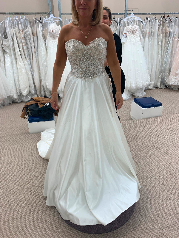 Robe de mariée dans Femmes - Robes et jupes  à Longueuil/Rive Sud